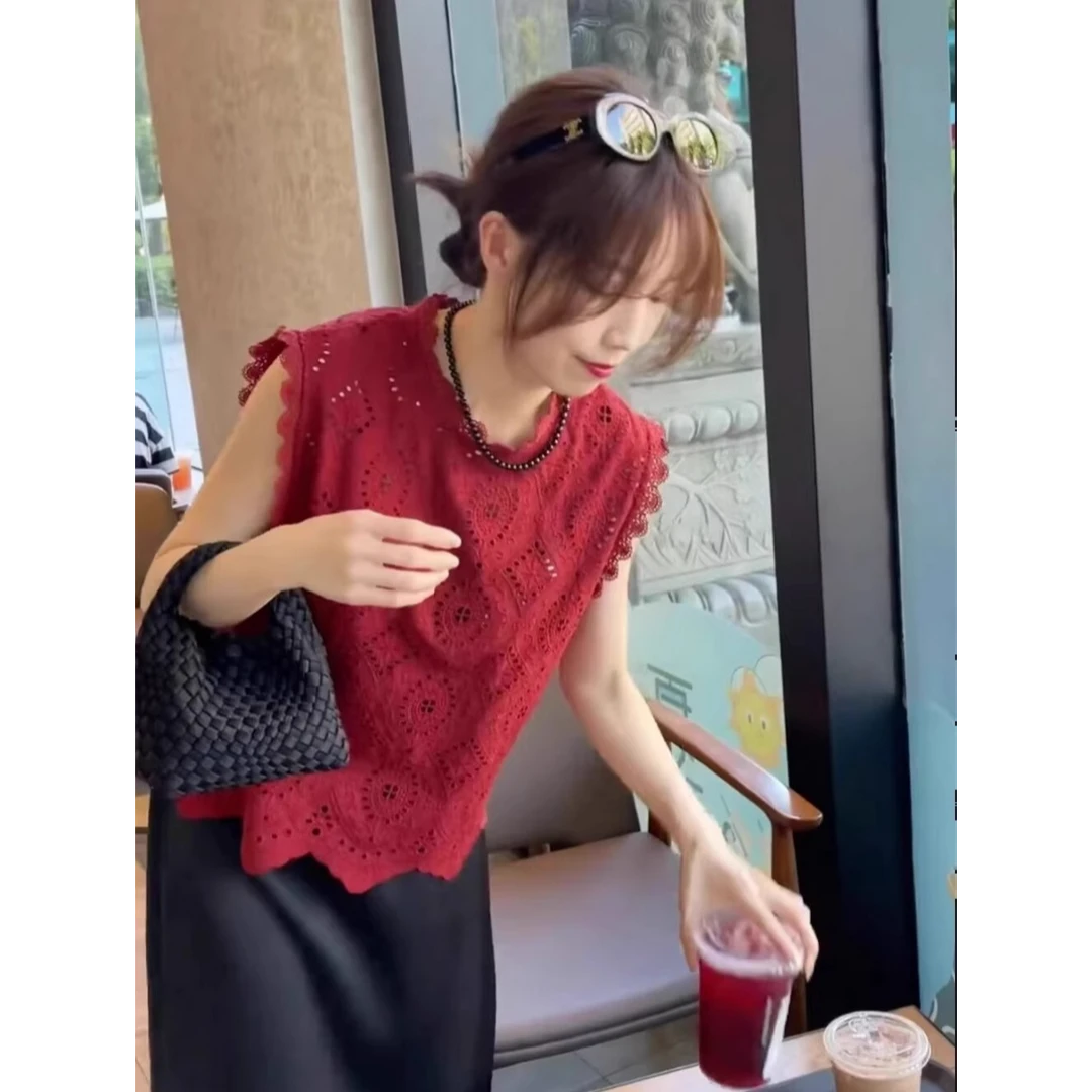 镂空蕾丝无袖衬衫女2025夏季新款时尚气质减龄百搭设计感背心小衫