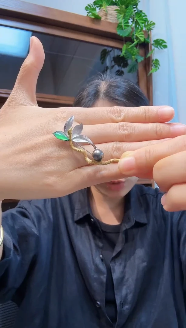 颈饰18K金镶嵌翡翠00005800