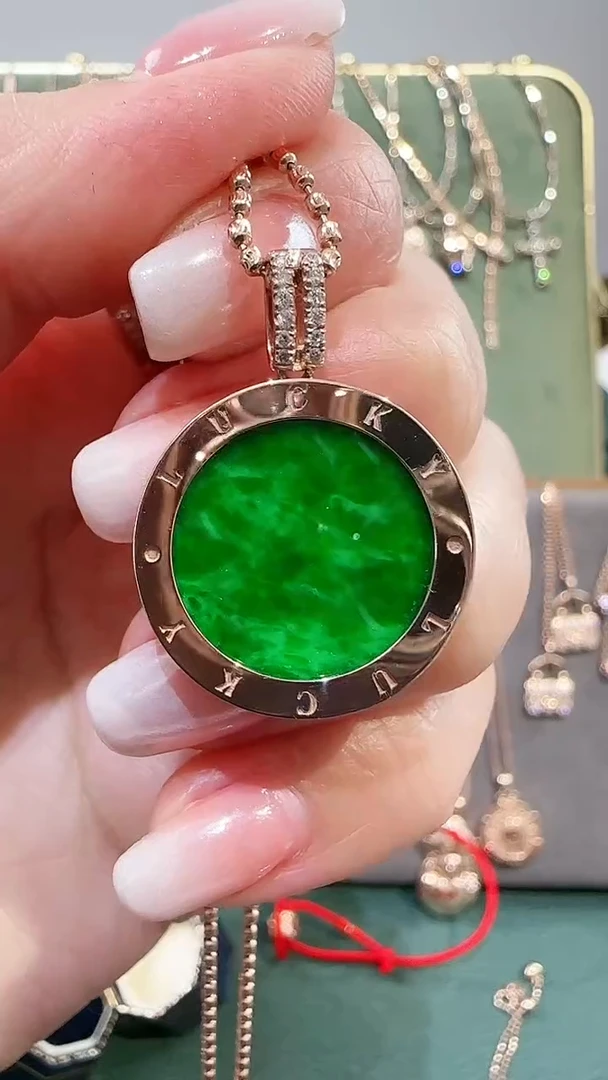 【闪购商品】翡翠吊坠(不含链)18K金镶嵌翡翠吊坠多样性发货发其一