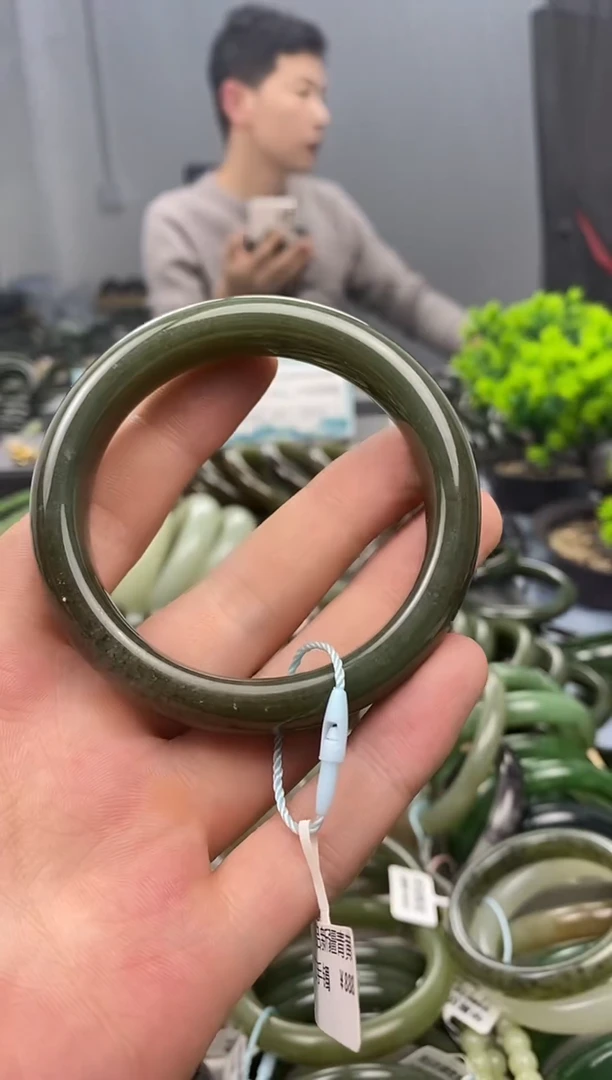 未镶嵌手镯和田玉56.5（13.3）