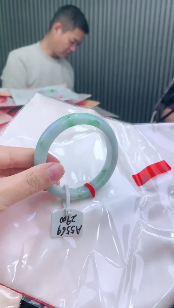 未镶嵌手镯翡翠111