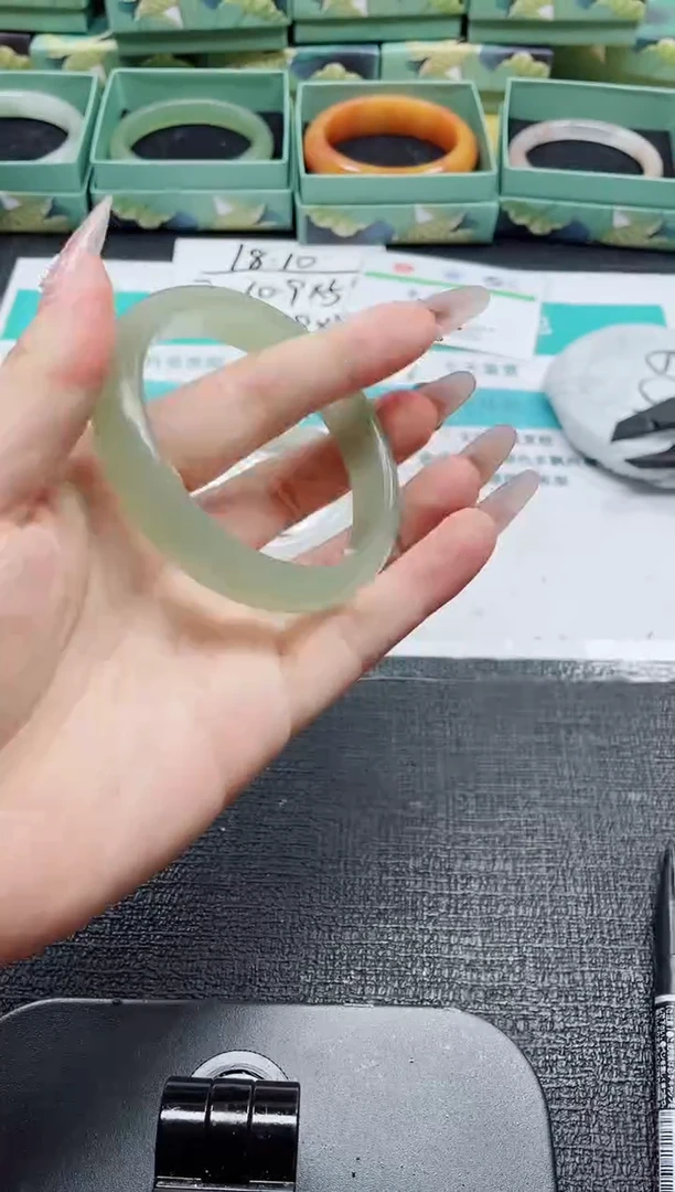 未镶嵌手镯石英质玉8-58