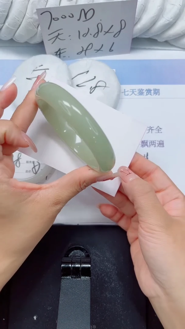未镶嵌手镯石英质玉122-60