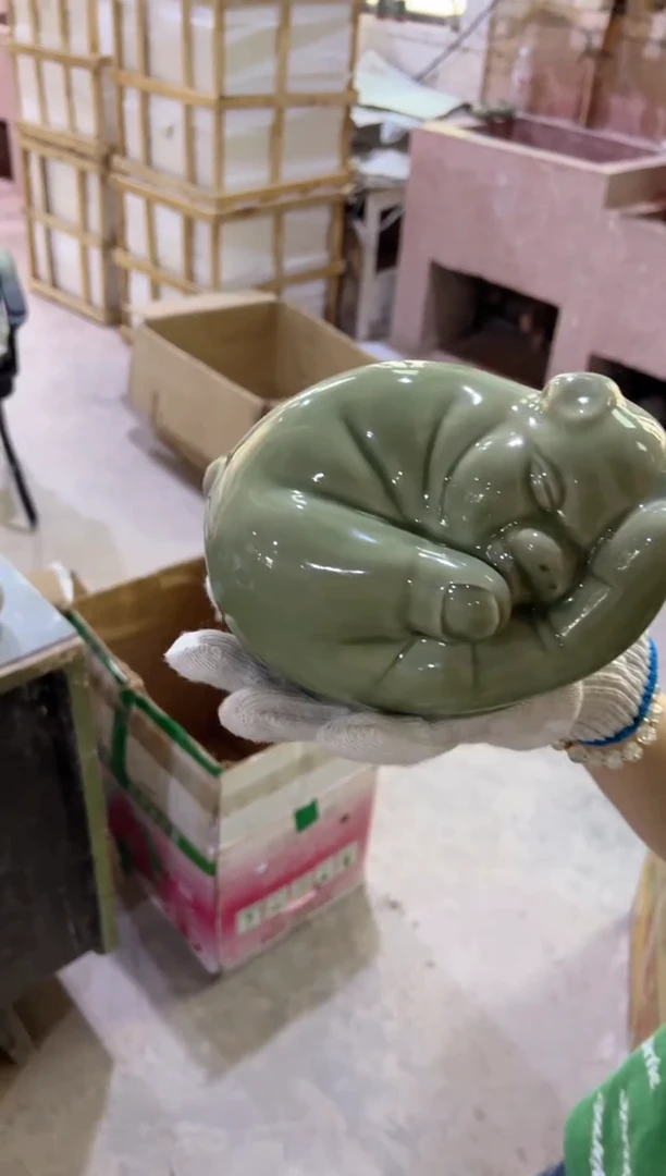 耀州窑青瓷掌上明珠摆件