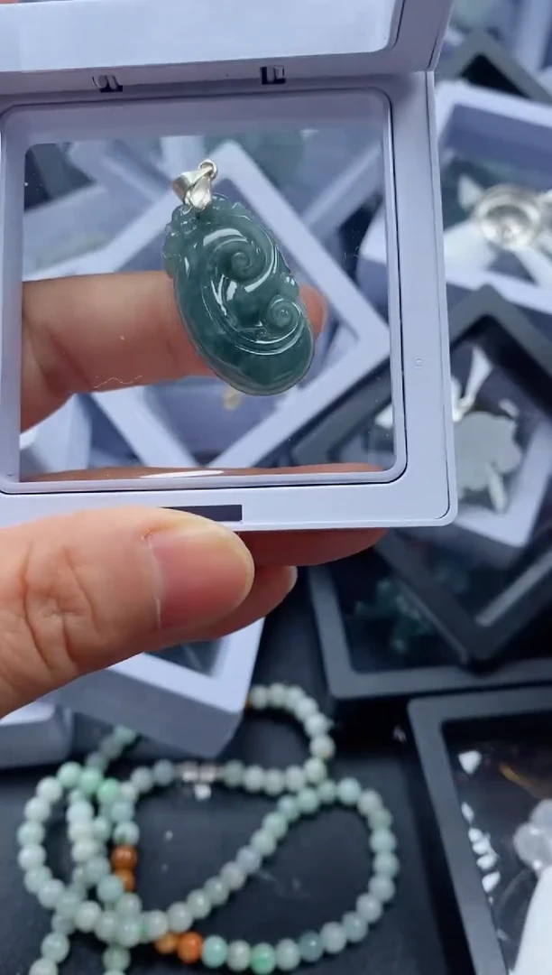 【闪购商品】翡翠未镶嵌吊坠(不含链)38904