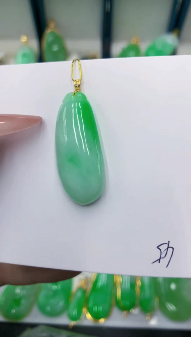 颈饰18K金镶嵌翡翠11111