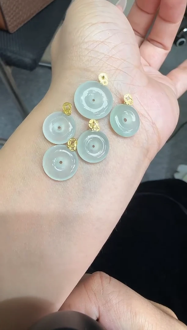 吊坠(不含链)18K金镶嵌翡翠平安扣-多样性发货其一