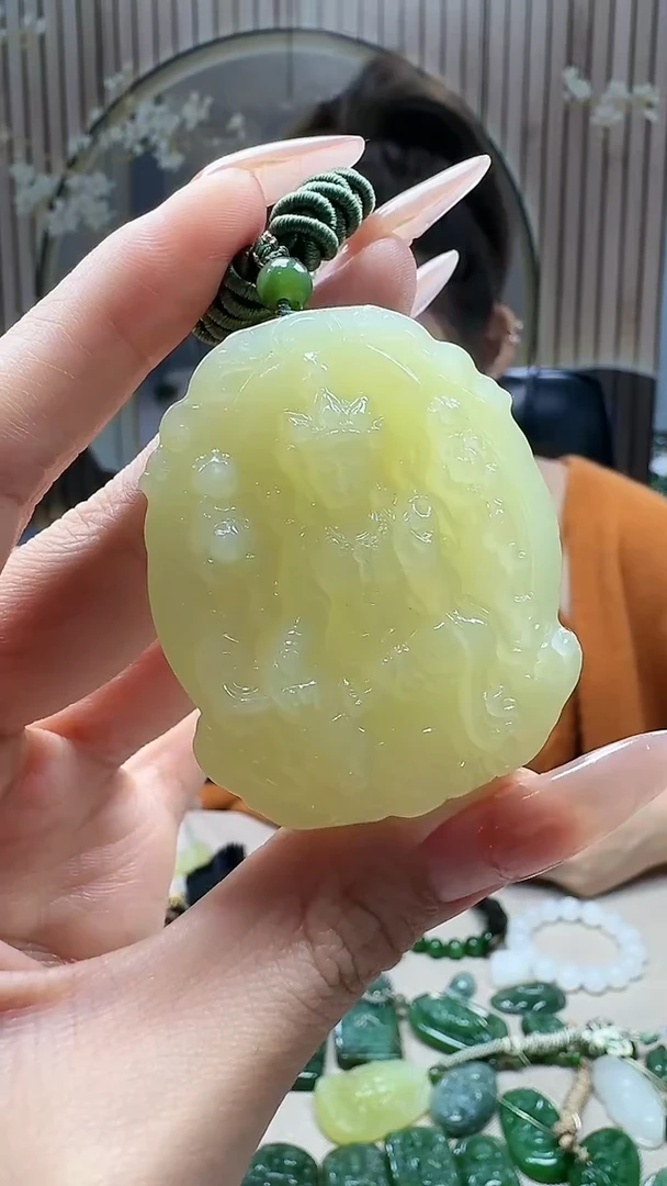 未镶嵌和田玉挂件1