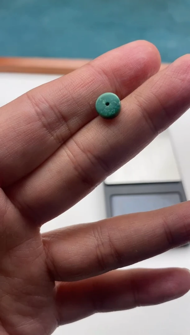 【闪购商品】绿松石吊坠(不含链)未镶嵌绿松石小珠子