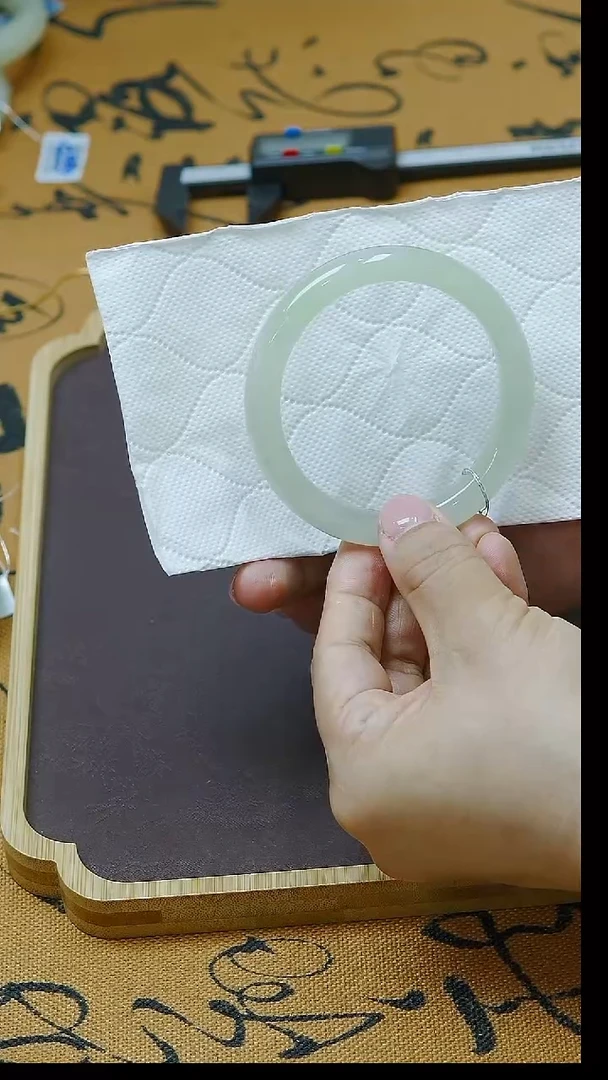 未镶嵌手镯和田玉57圈口  冰胶翠青手镯