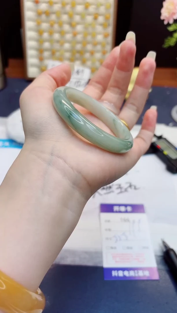未镶嵌手镯石英质玉166-天山翠-圈口54