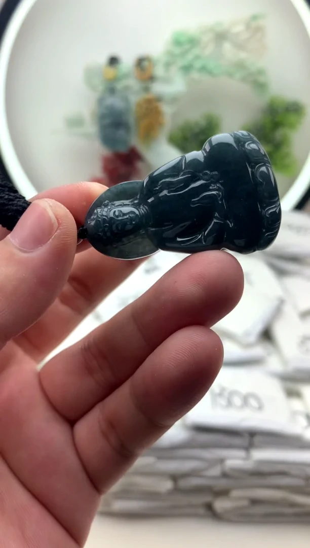 颈饰未镶嵌翡翠小素衣