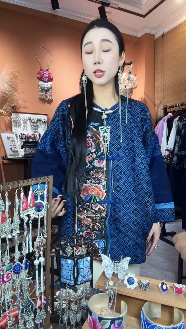 【闪购商品】刺绣纯手工民族风服装