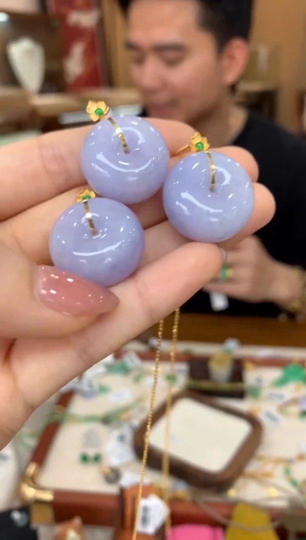 吊坠(不含链)18K金镶嵌翡翠平安扣多样性发货1件