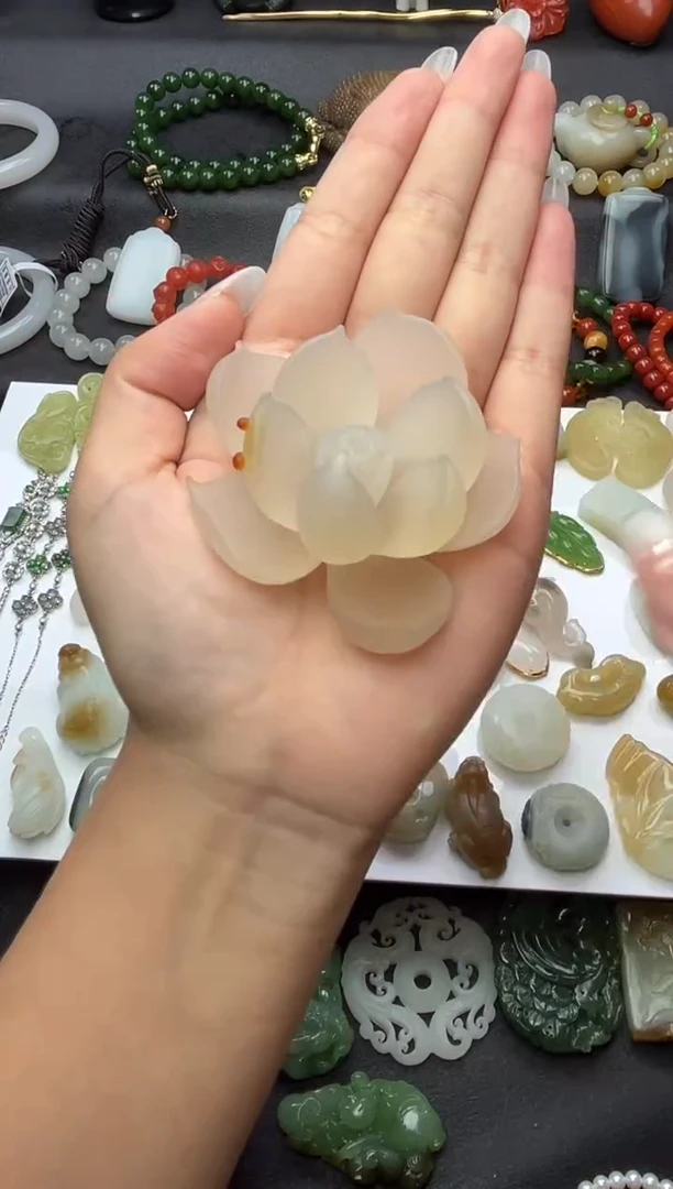未镶嵌摆件玛瑙/玉髓花朵