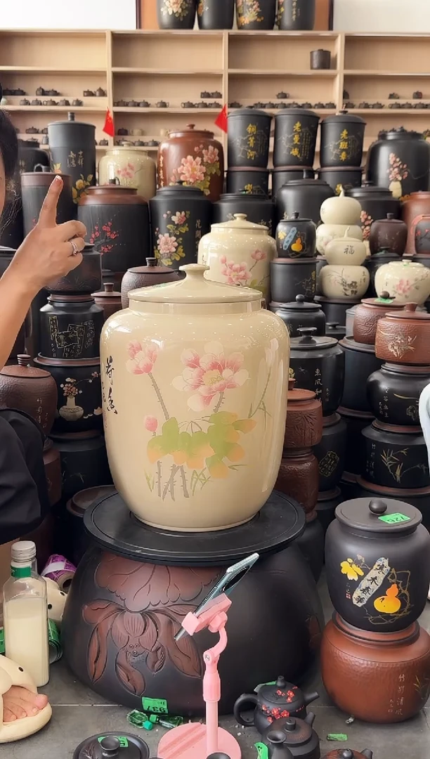 罐瑕疵 白泥亮光彩填四号茶缸 高44cm 685
