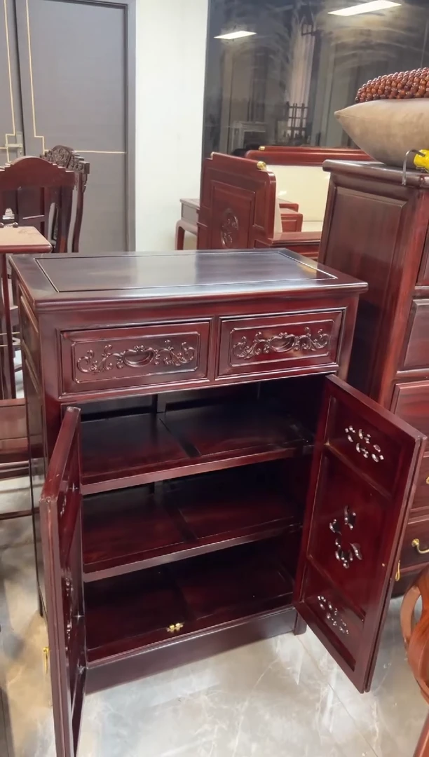 黑酸枝木类桌两抽两门鞋柜