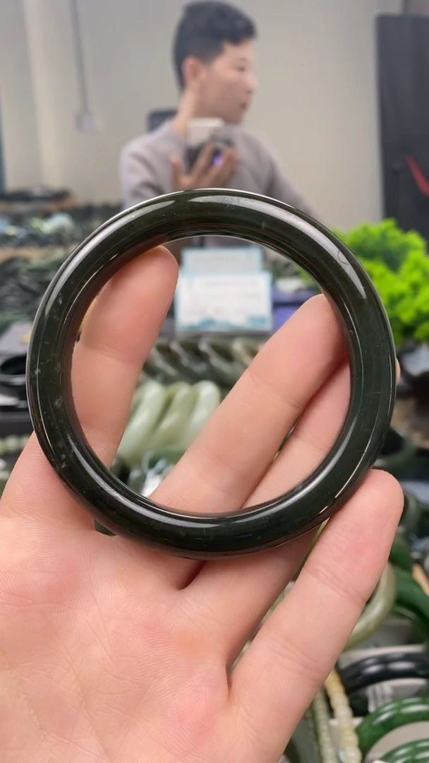 未镶嵌手镯和田玉61