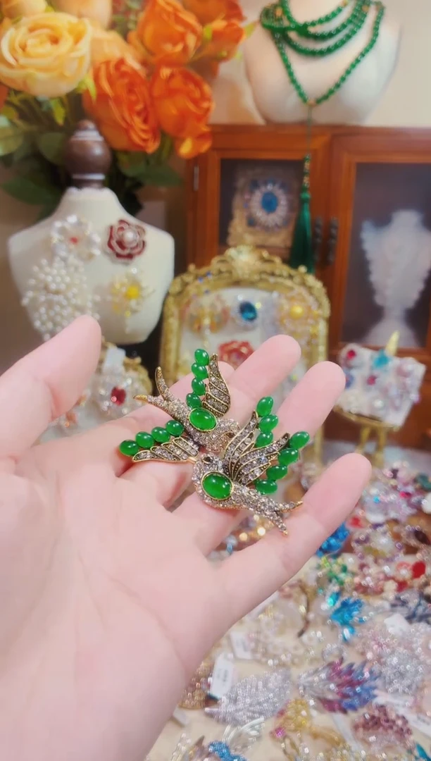 合成立方氧化锆铜合金两只飞燕