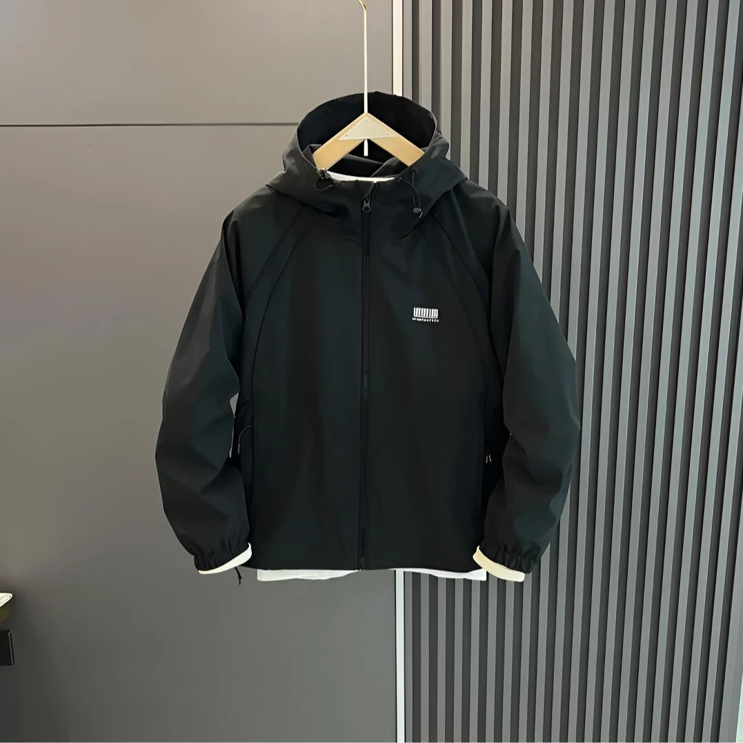 2025年春秋季新款时尚潮流连帽外套简约宽松百搭户外男款防风夹克