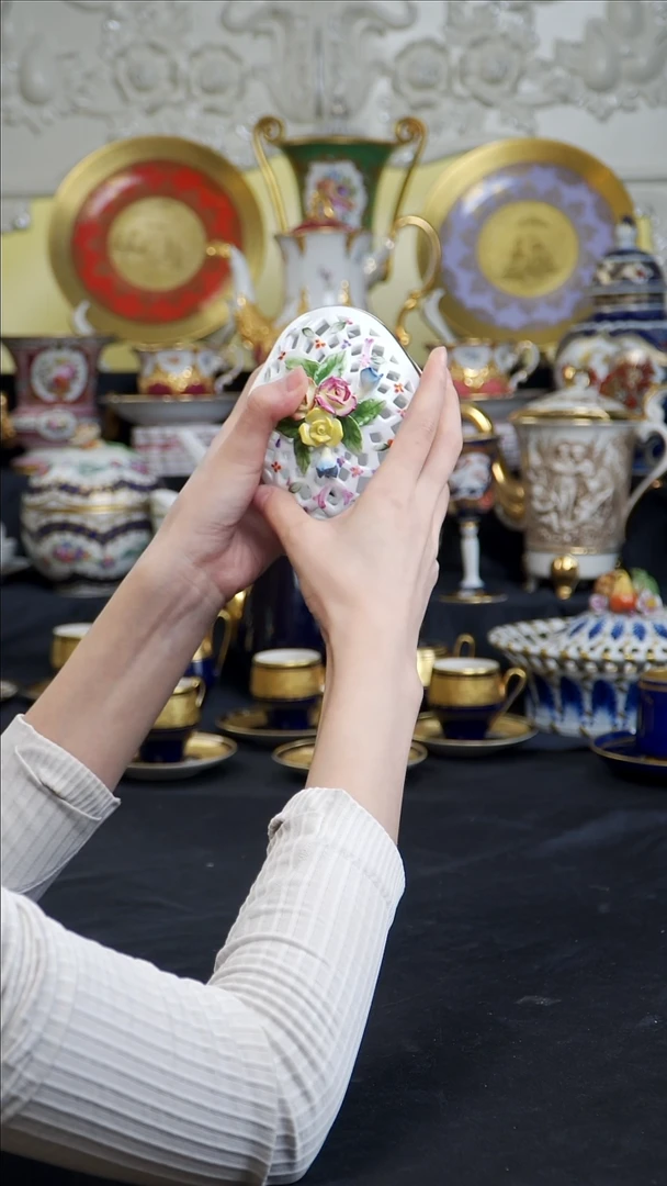 骨瓷婷婷中古器物如图所示44