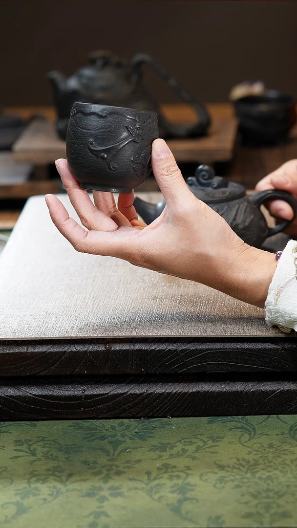 中式归玉堂冰碛岩重工雕刻圆融龙杯