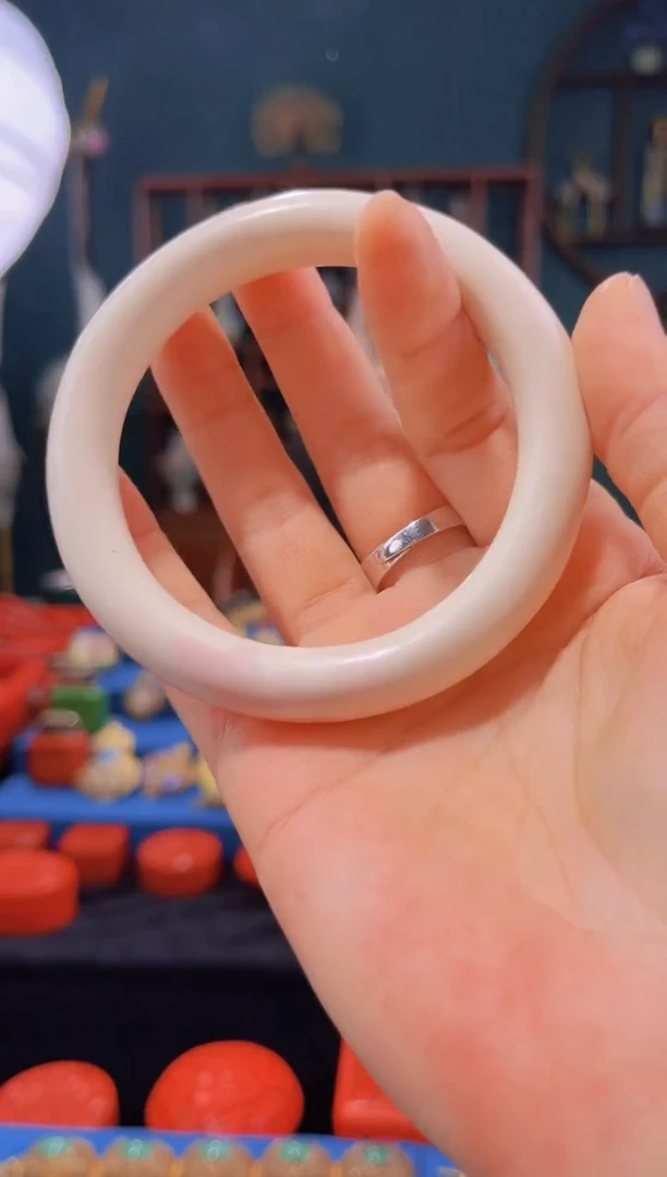 【闪购商品】非遗绝技 素漆手镯 白 58+