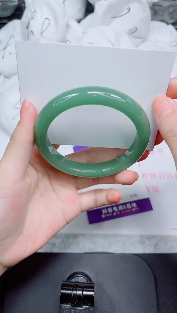 石英质玉手镯未镶嵌156-60