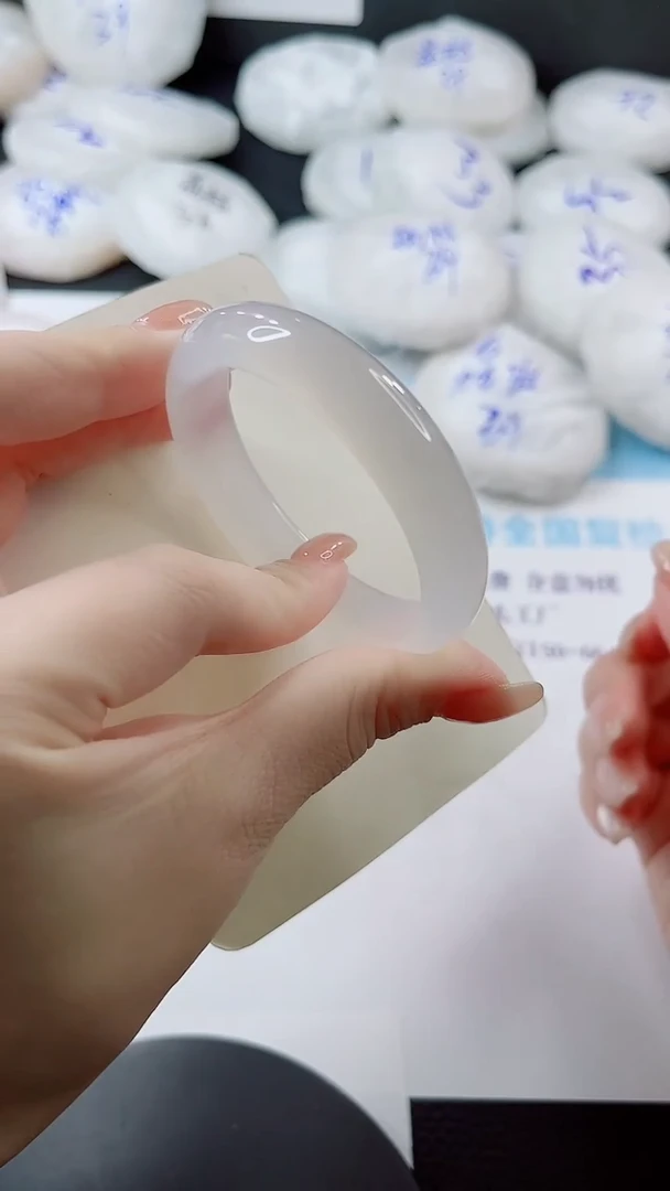 未镶嵌手镯石英质玉小*笑多样性发货L172