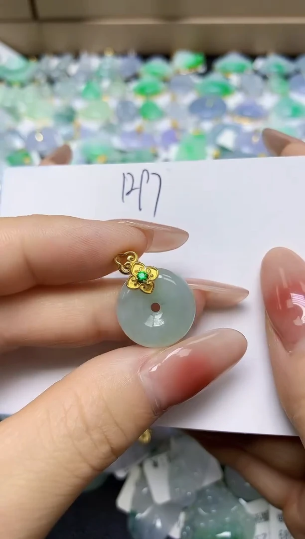 翡翠未镶嵌颈饰 天然缅甸翡翠A货