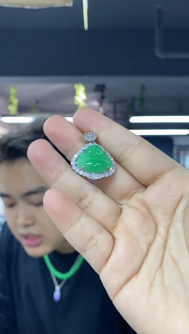 颈饰未镶嵌翡翠多样性发其一颜色微差