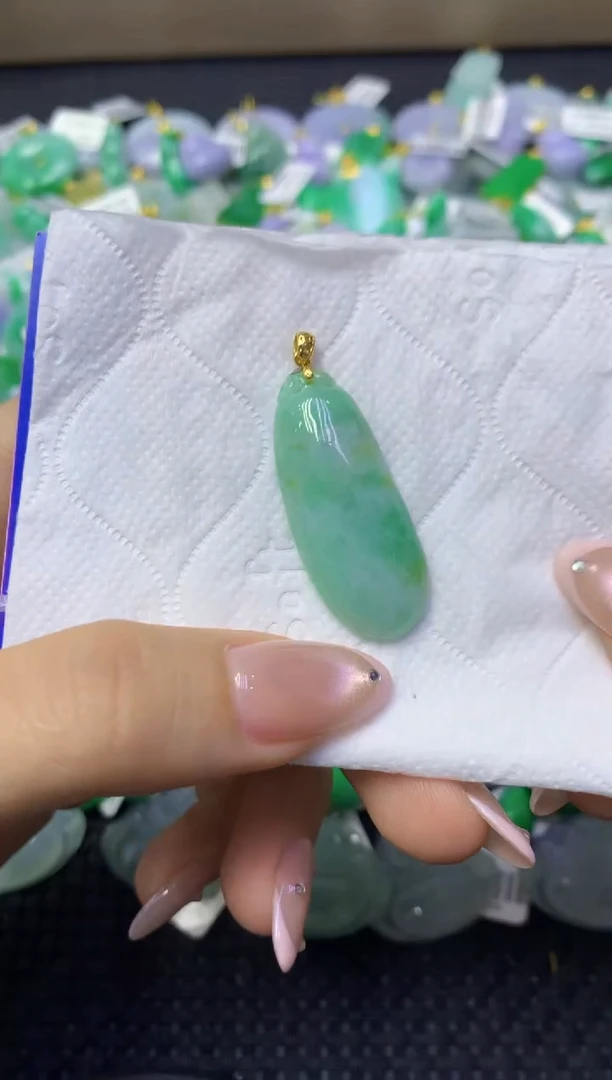 颈饰未镶嵌翡翠天然缅甸翡翠A货