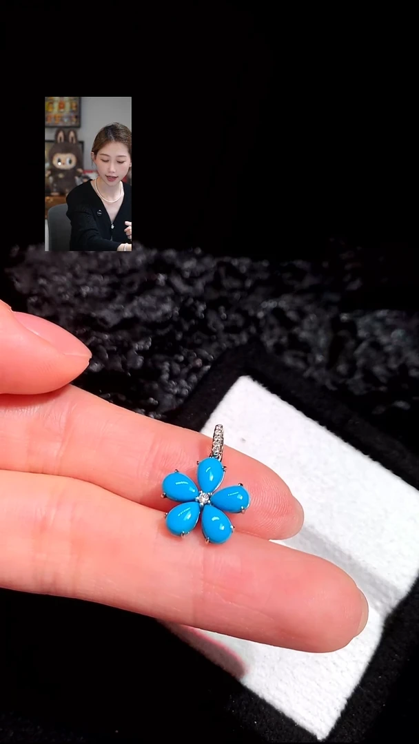 铂Pt900镶嵌绿松石颈饰睡美人吊坠