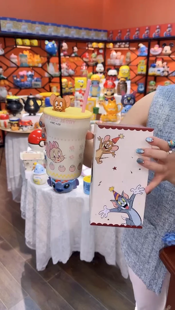 瓷片@@猫和老鼠黄色带盖陶瓷吸管杯