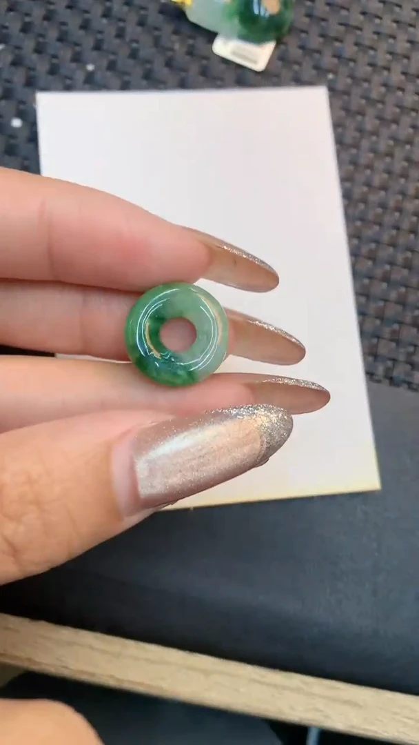 颈饰未镶嵌翡翠1