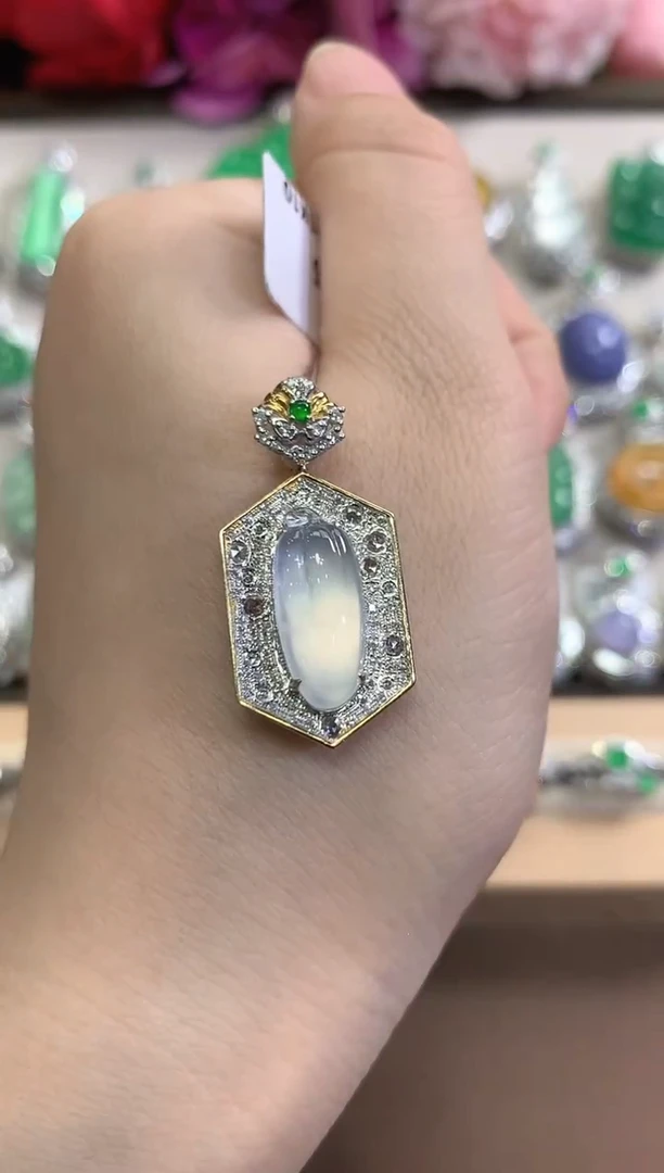 吊坠(不含链)18K金镶嵌翡翠春日珠宝 C2
