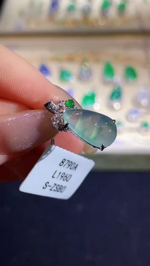 翡翠18K金镶嵌吊坠(不含链)L1960多样性发其一