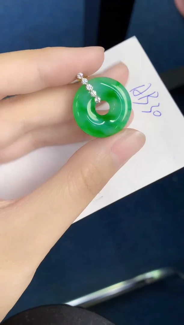 翡翠18K金镶嵌颈饰天然翡翠緬甸A貨