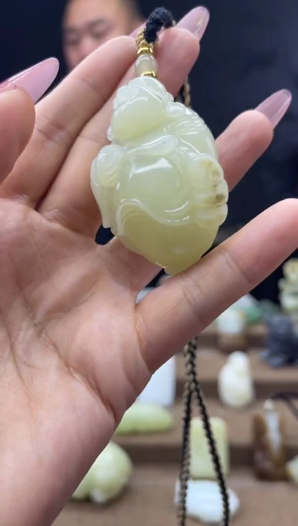 颈饰未镶嵌和田玉1