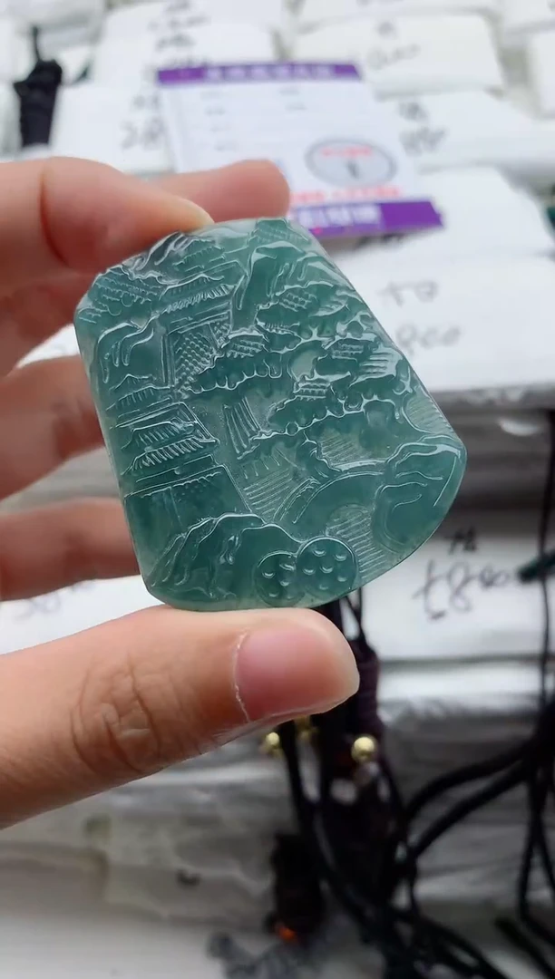 翡翠未镶嵌颈饰8