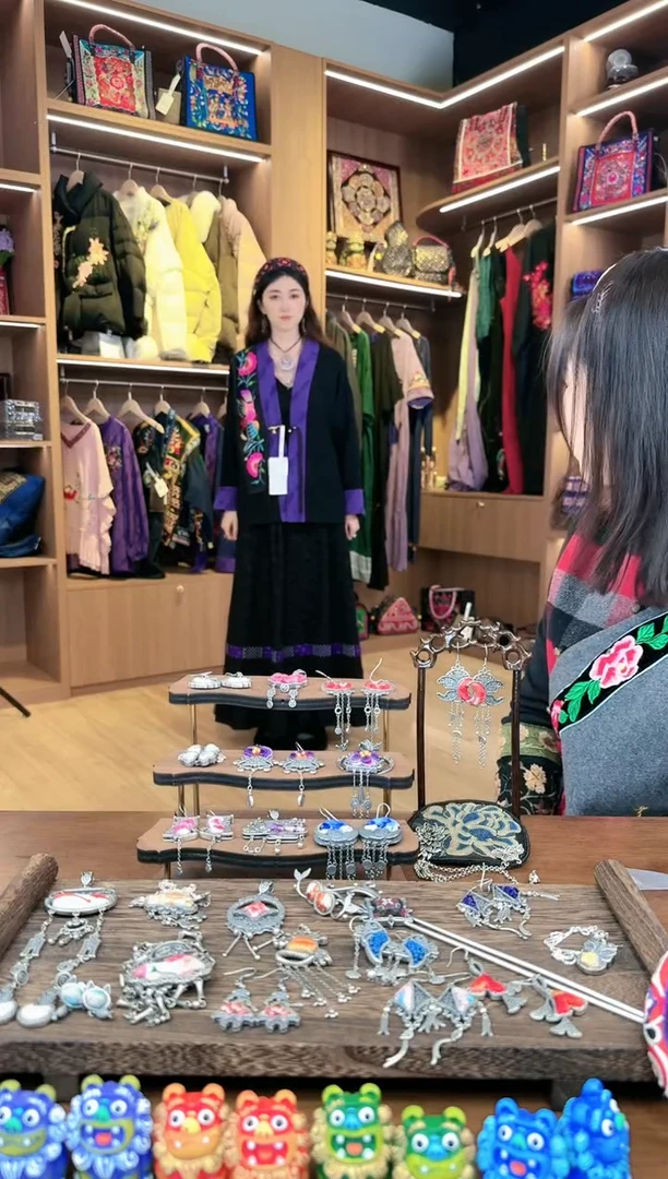 【闪购商品】织绣L568黔东南苗族刺绣-裙子