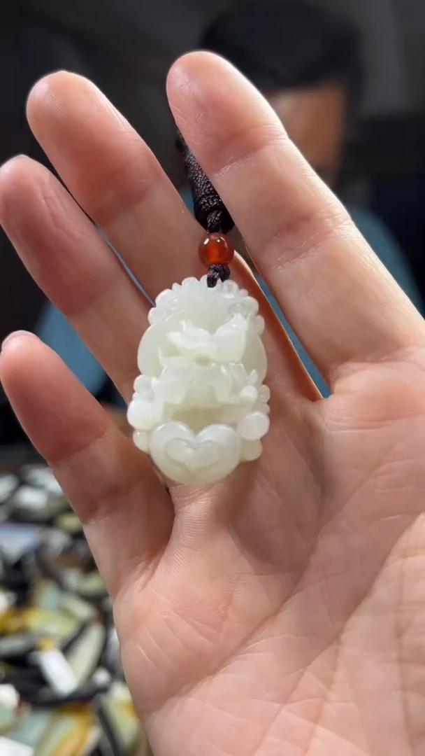 和田玉未镶嵌颈饰·