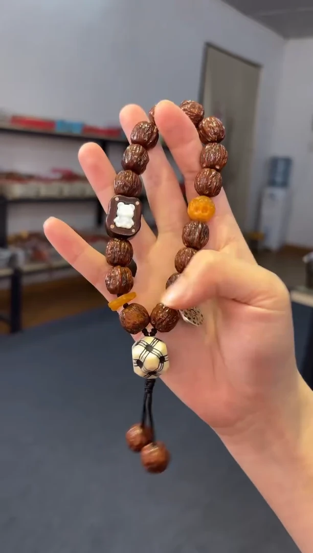 吊坠菩提根/象牙果    紫金鼠【枣枣发】手持