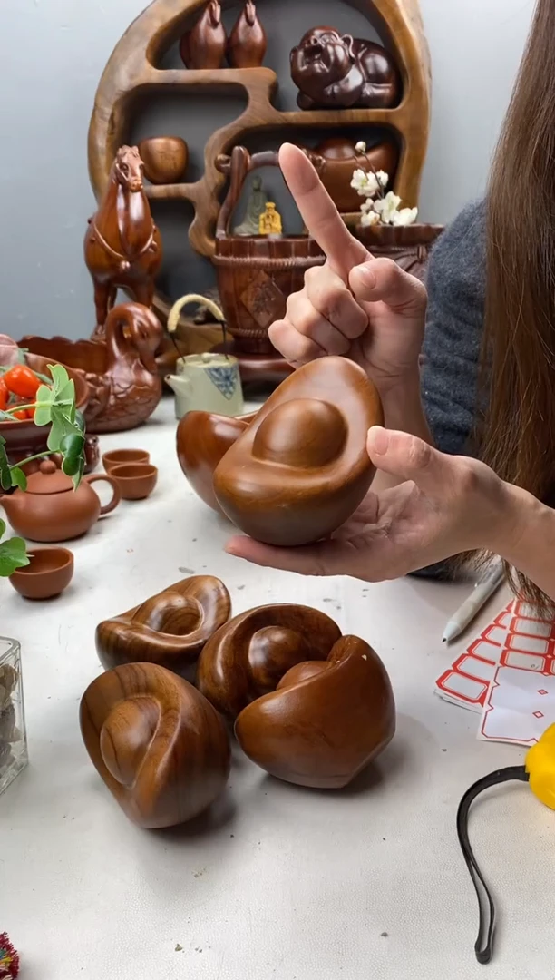 香樟木A5小元宝摆件/尺寸10*6