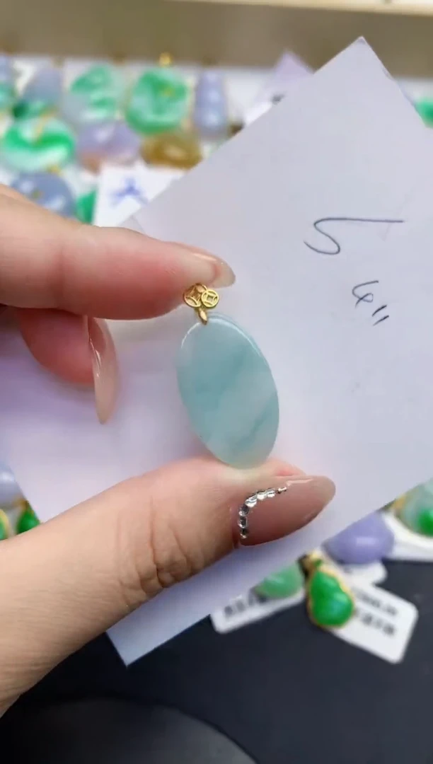 翡翠未镶嵌颈饰缅甸天然翡翠A货