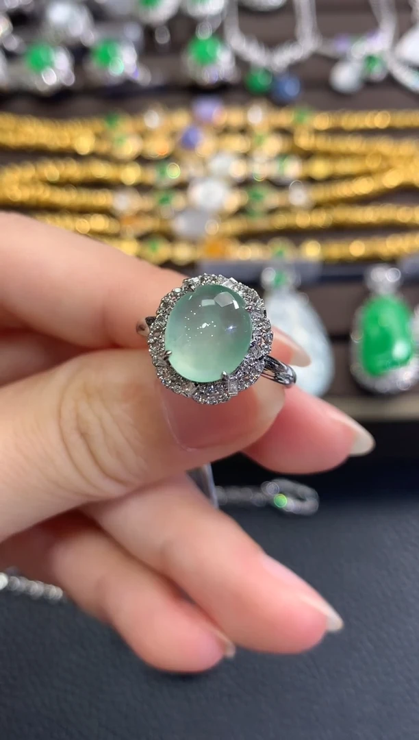 18K金镶嵌戒指翡翠春日珠宝 B31