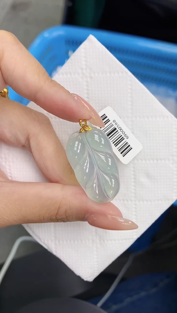 颈饰18K金镶嵌翡翠11111111111