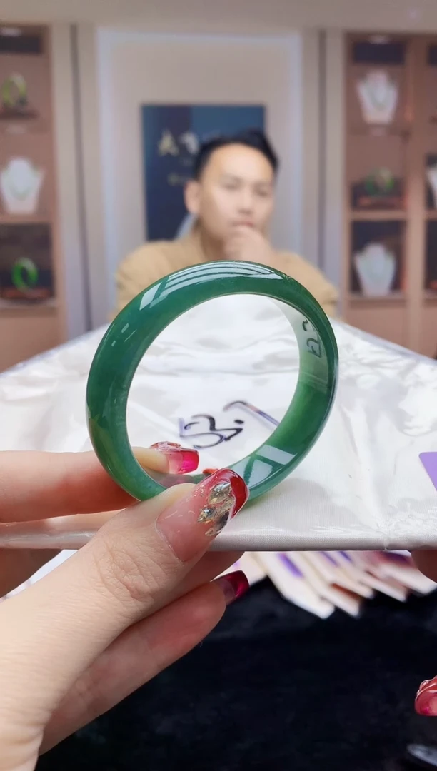 【闪购商品】翡翠手镯未镶嵌    H75-3