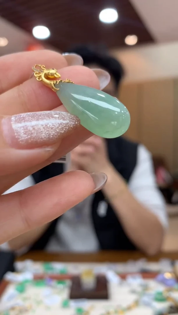 吊坠(不含链)18K金镶嵌翡翠水滴