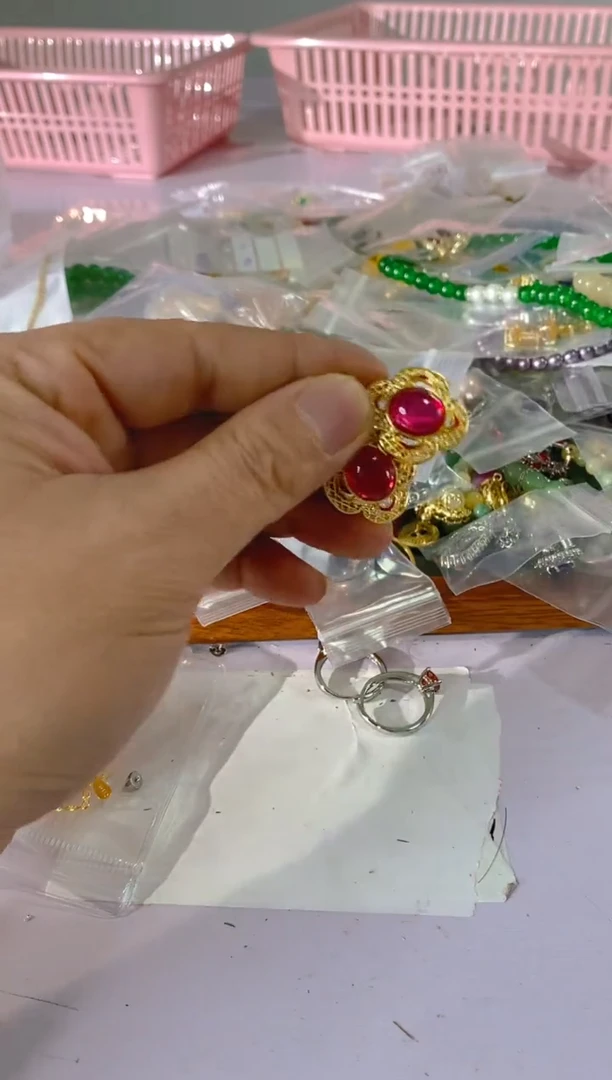 【闪购商品】水晶颈饰银S925镶嵌553红宝，蓝宝，多样性发一件赠链